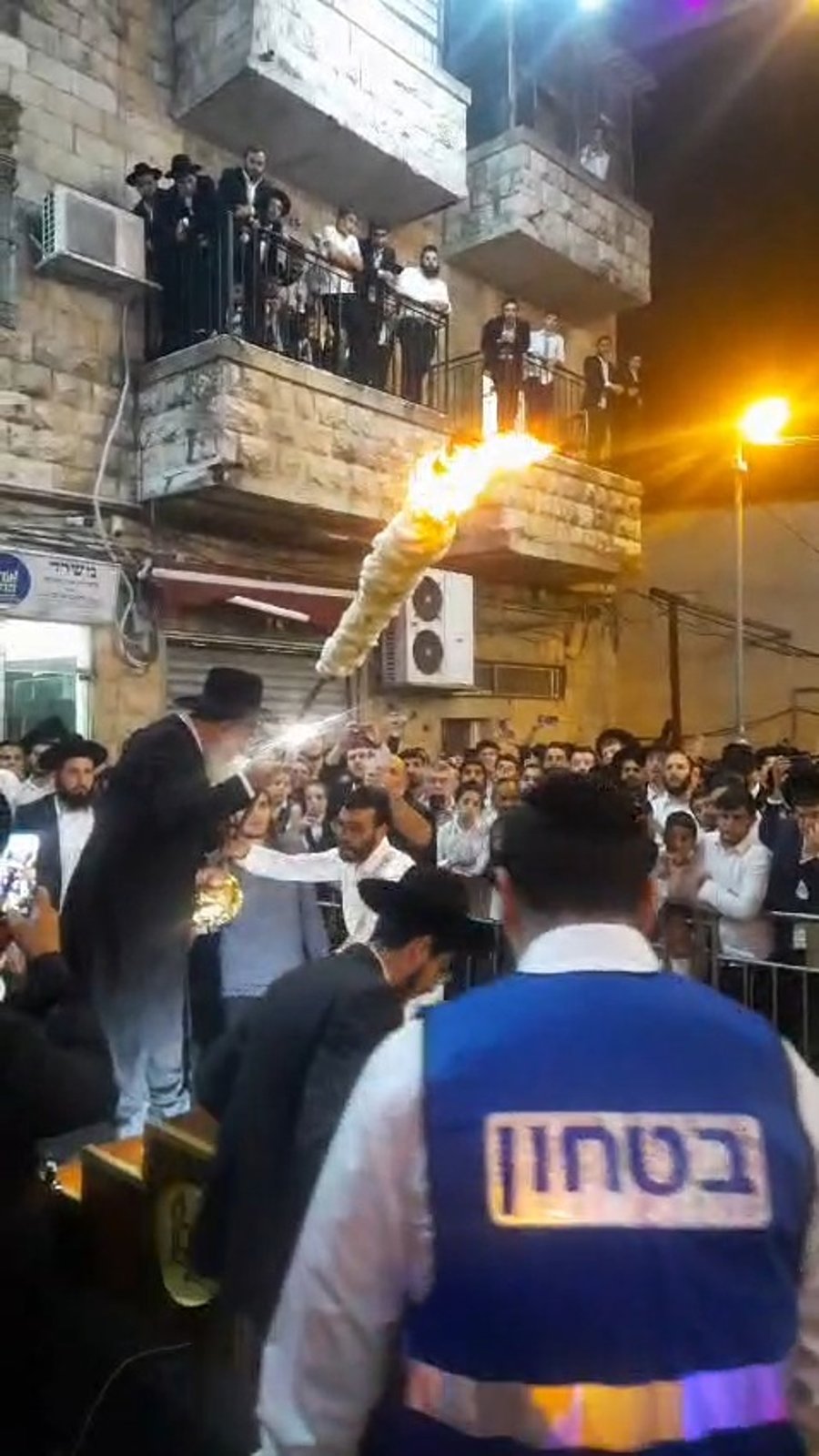 ל"ג בעומר אצל הגר"ר אלבז