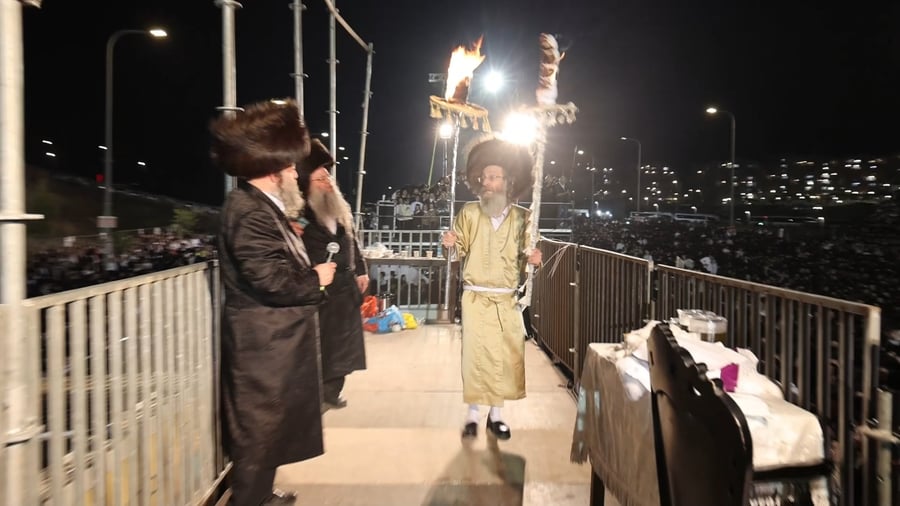 הרה"צ רבי אלימלך בידרמן בהדלקה