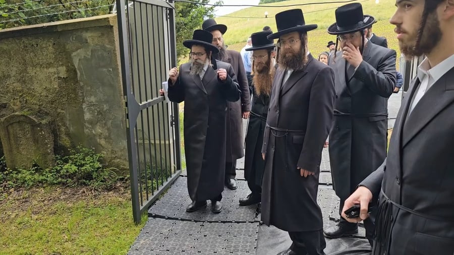 האדמו"ר מסקולען ירושלים בעליה לציון