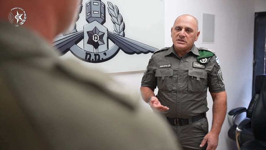 מפקד משמר הגבול, ניצב בריק יצחק, בביקור ביחידת הימ"מ