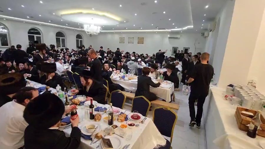 סעודת יו"ט במעז'בוז