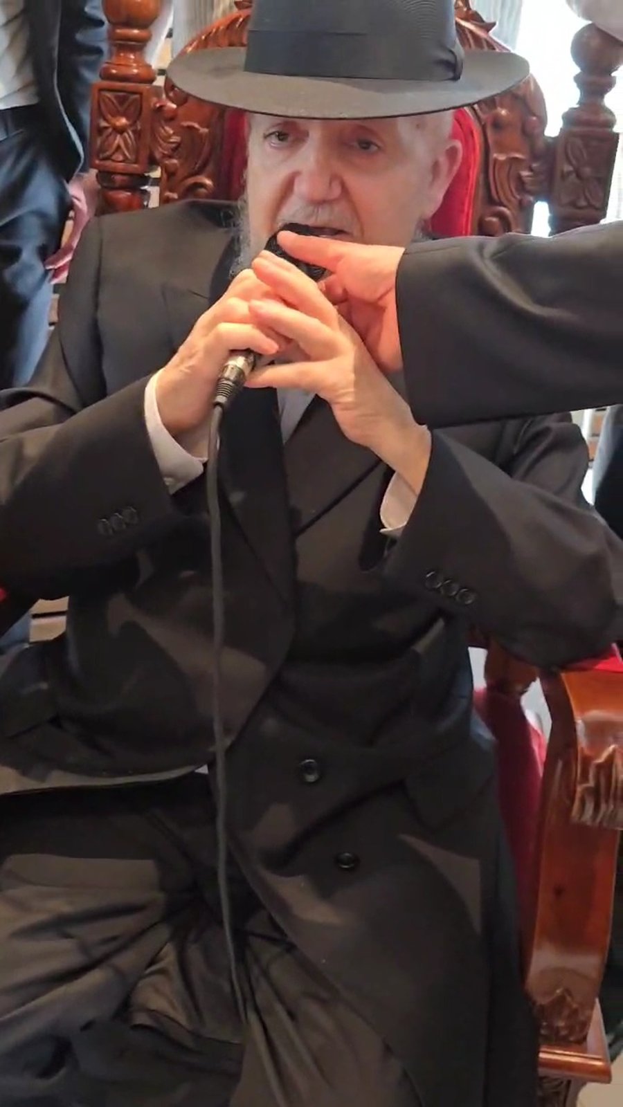 שמחת נשואי נכד הגר"מ מאזוז