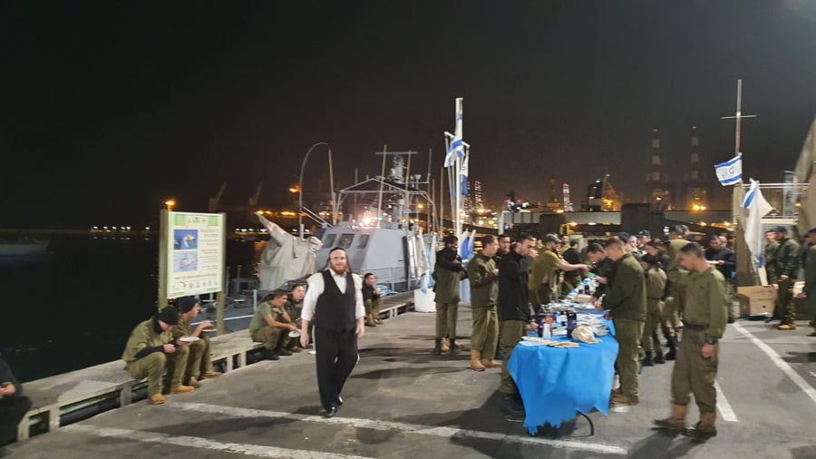 ר' ישראל נח ז"ל בפעילות למען החיילים