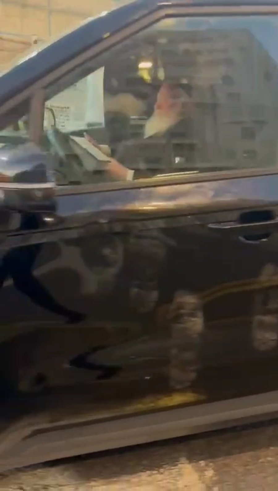 גולדקנופף ברכב המותקף