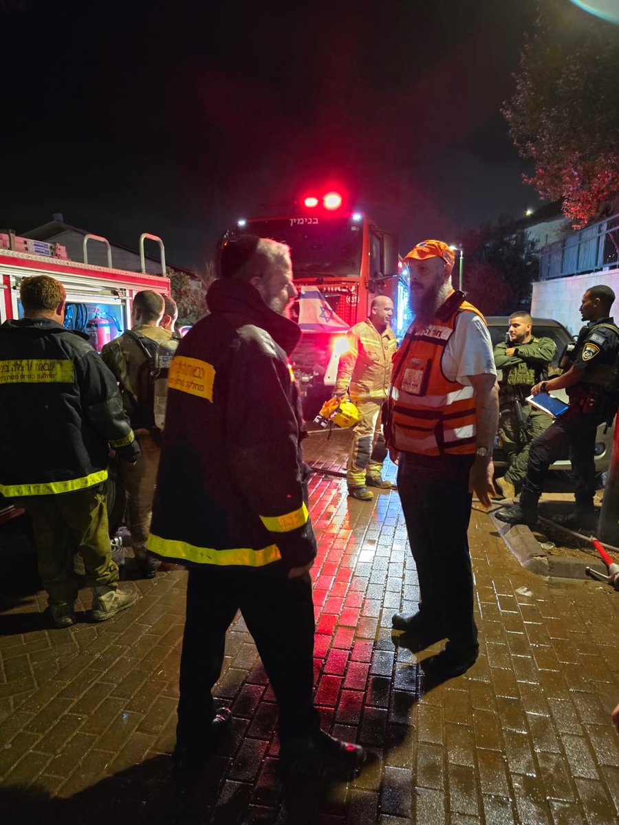 19 פצועים בשריפת בית ביישוב כוכב יעקב | האמא חילצה את ילדיה מהאש ונפטרה