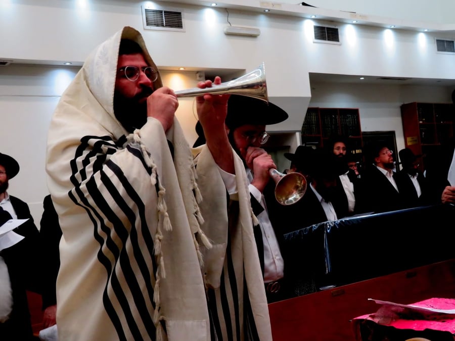 מעמד חצוצרות בבית הכנסת האזורי 'היכל יצחק' במודיעין עילית