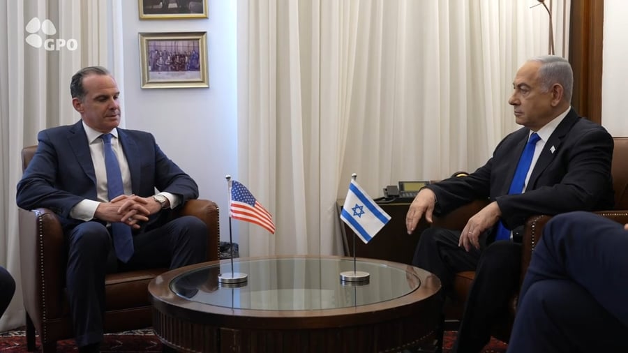 נתניהו עם השליח היום