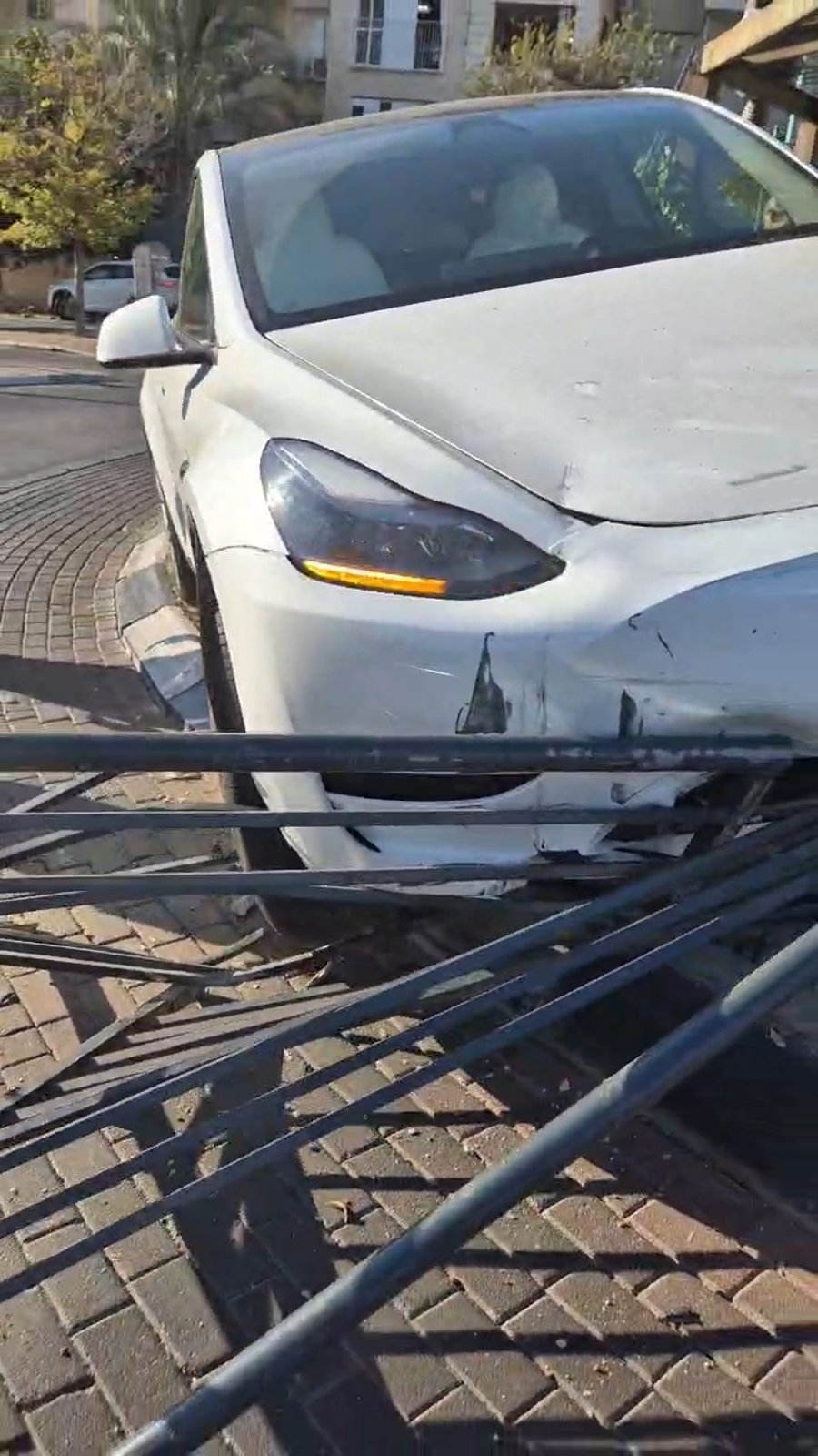 צפו בזירת התאונה הקשה באלעד ממנה ניצל מידד טסה