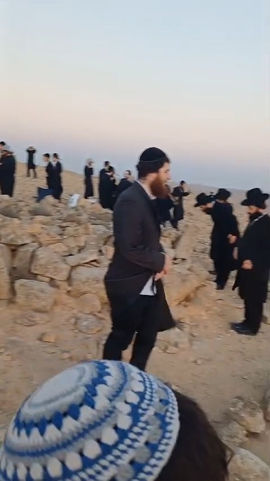 הר רמון בהר הנגב - אחד האתרים בעבר הירדן המערבי לזיהוי קבר אהרן הכהן, היום