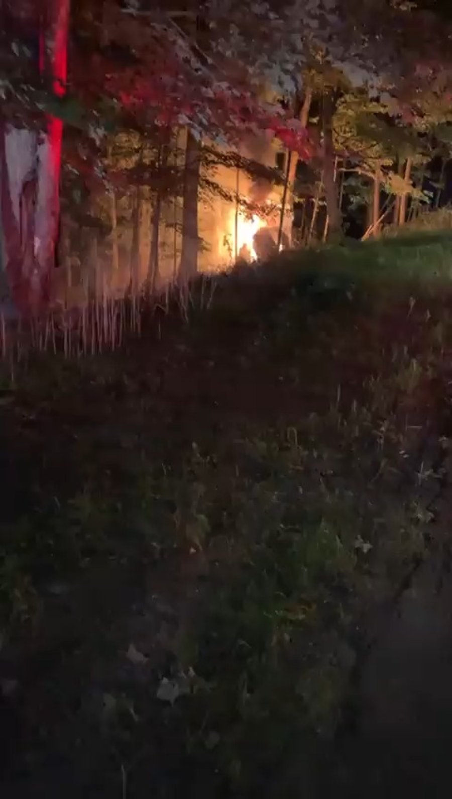 הרכב עולה באש