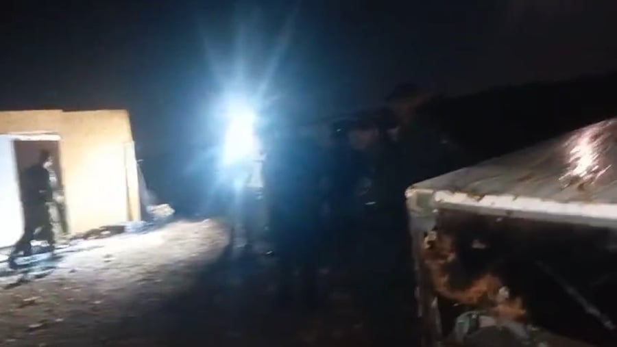 פינוי אחד הבתים הלילה