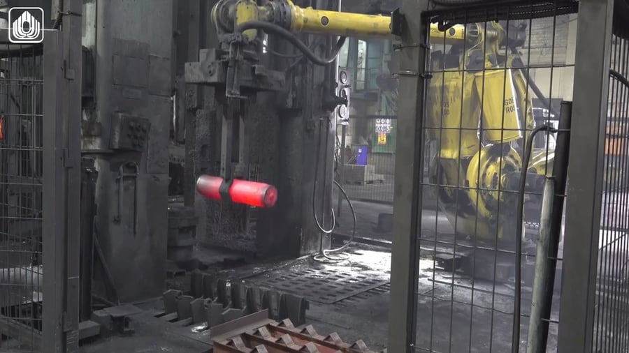 קו הייצור לפגזי שיריון וארטילריה בחברת ׳אלביט מערכות׳ 