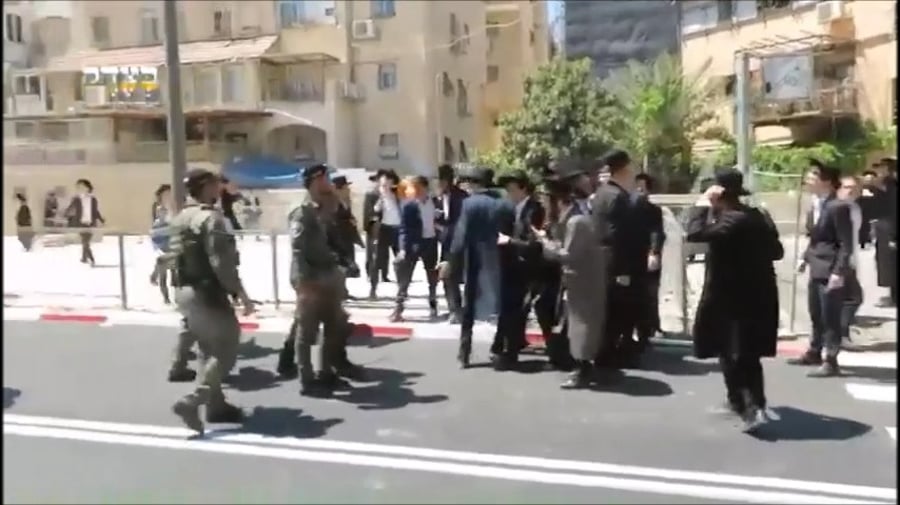 הכאת הרב שוב | צפו