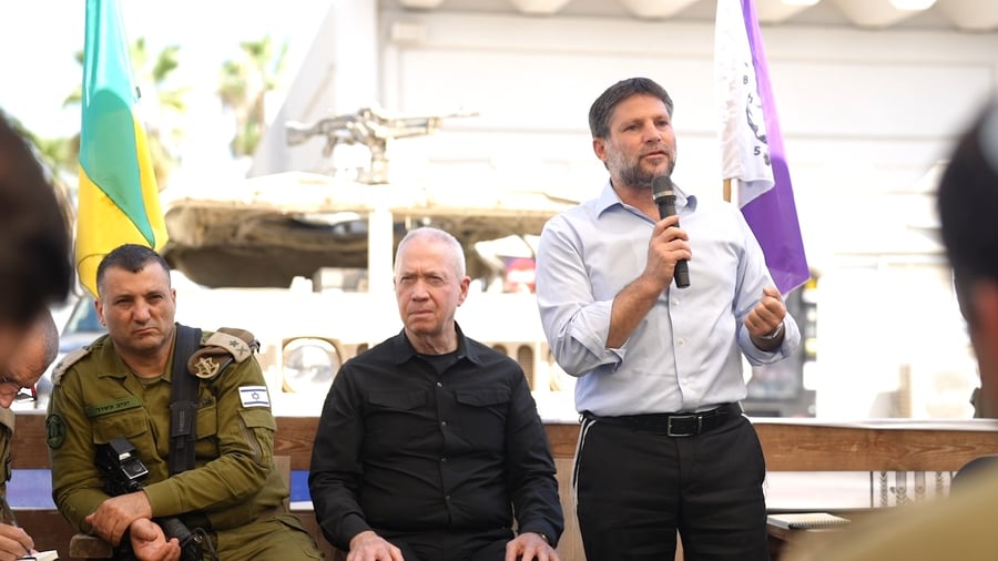 שר הביטחון ושר האוצר במפגש עם חילי המילואים