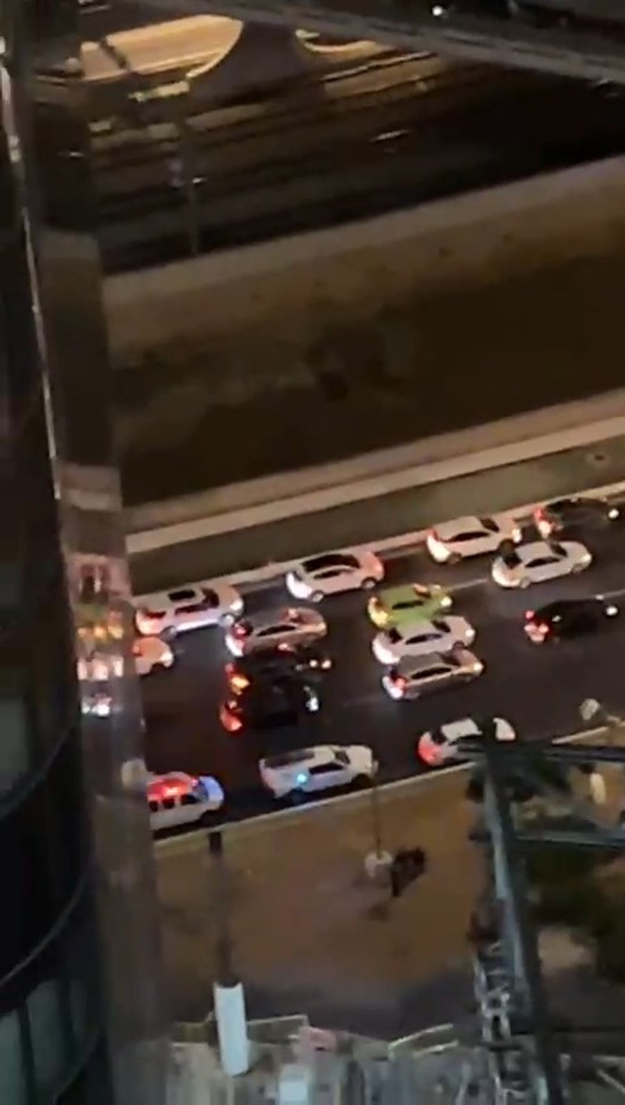 מכת"זית הפגנת השמאל באיילון, הערב