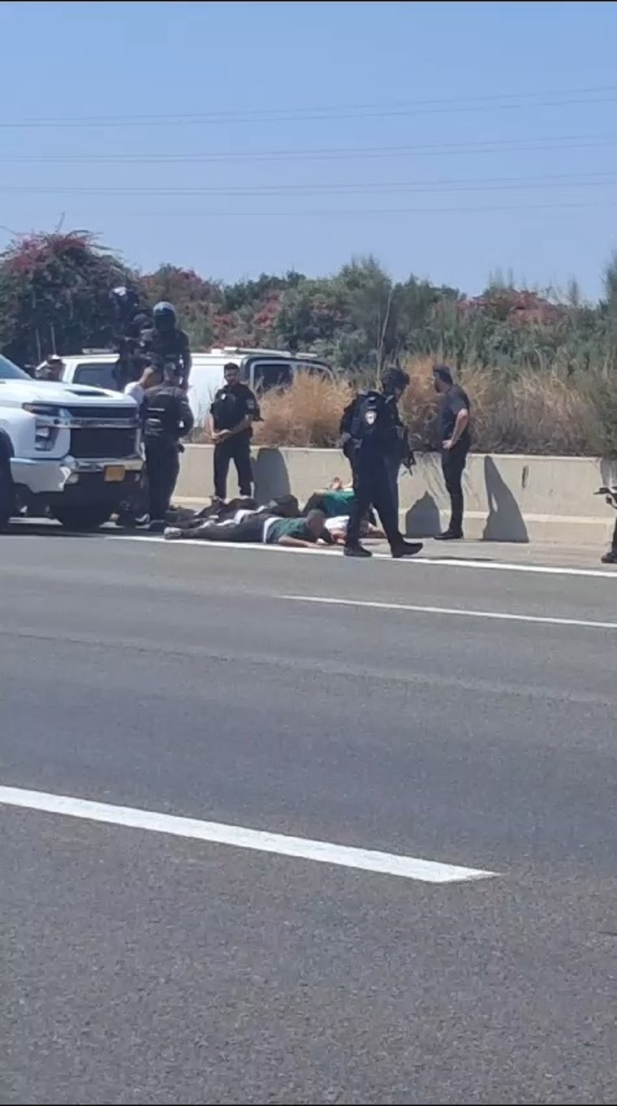 נוסעי הואן בכביש 6 נלקחים לחקירת כוחות הביטחון