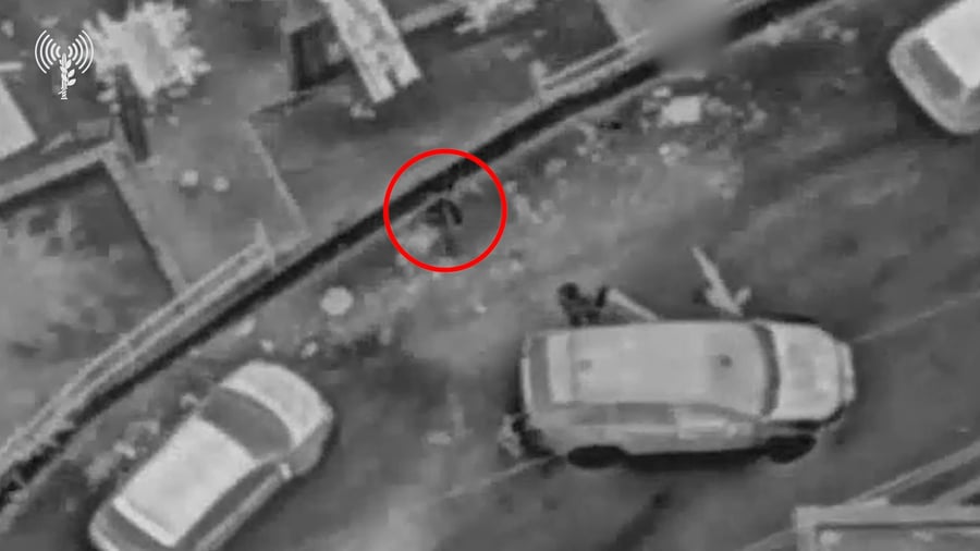 תיעוד מירי המחבלים על כוחות צה"ל ותקיפת החוליה על ידי כלי הטיס