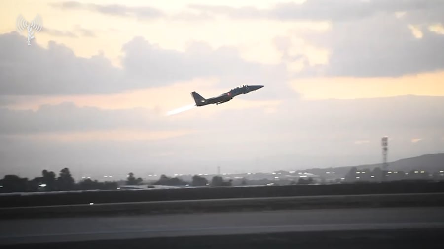 תיעוד מהמראת מטוסי קרב מבסיס רמת דוד (כנף 1) לתקיפות בלבנון