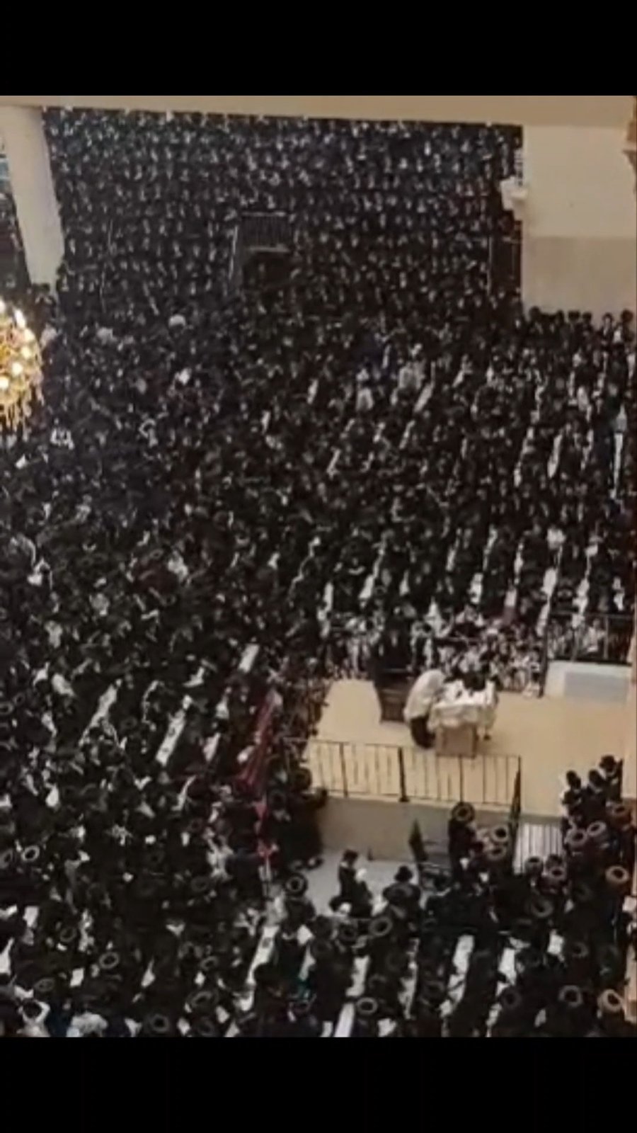 סליחות ראשונות בחצה"ק ויז'ניץ 