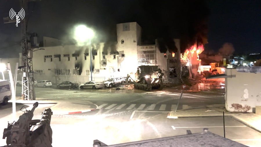 צוות הטנק בפיקוד מח״ט 401 מתחנת המשטרה בעיר שדרות ב-7 באוקטובר