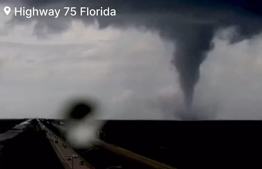 סופת טורנדו שנצפתה בפלורידה