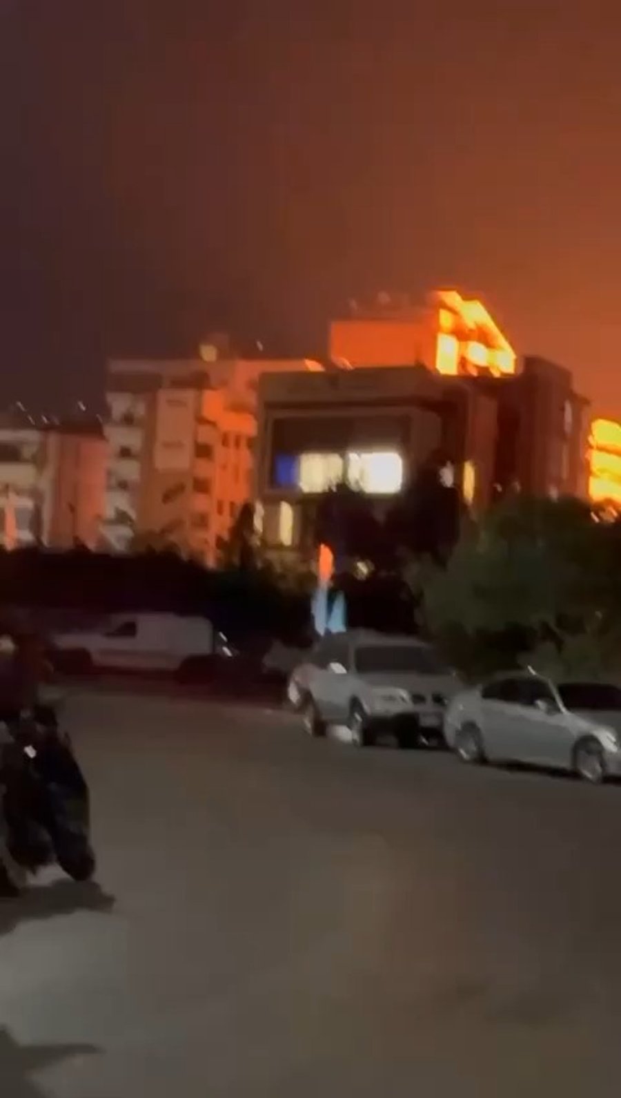 צה"ל תוקף בביירות ובניינים קורסים