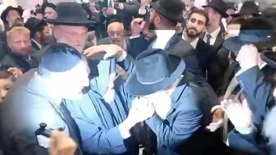 צפו: הריקודים בחתונת נכד האדמו"ר רבי דוד אבוחצירא