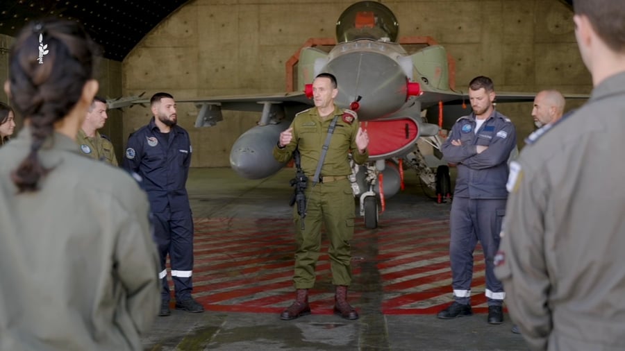 "נגיע לאיראן שוב" | צפו בדבריו המלאים של הרמטכ"ל רא"ל הרצי הלוי לטייסים בבסיס רמון