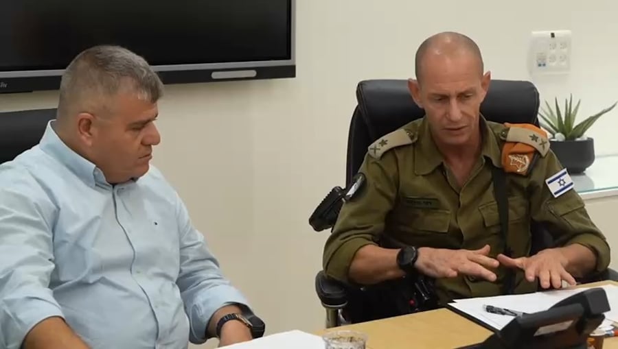 מפקד פיקוד העורף האלוף רפי מילוא עם ראשי הרשויות בצפון
