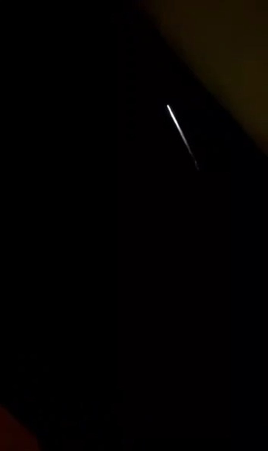 עצם זוהר בשמי איראן הלילה