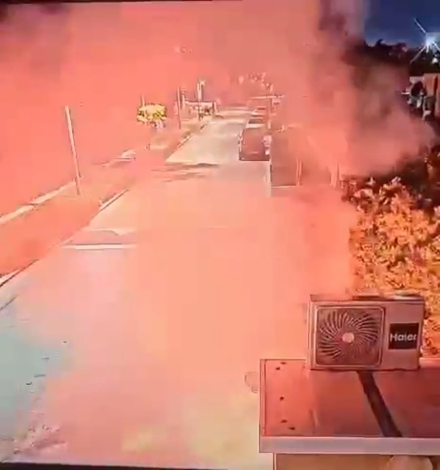 תיעוד ירי פצצות התאורה לעבר בית ראש הממשלה בקיסריה