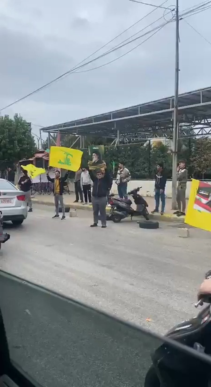 חגיגות ניצחון עם דגלי חיזבאללה ברובע הדאחייה, היום