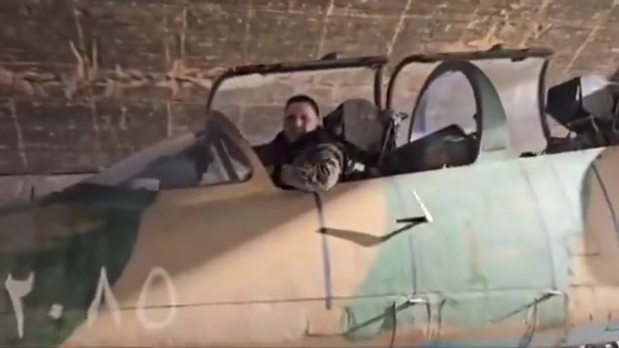 מטוס שנתפס ע"י המורדים