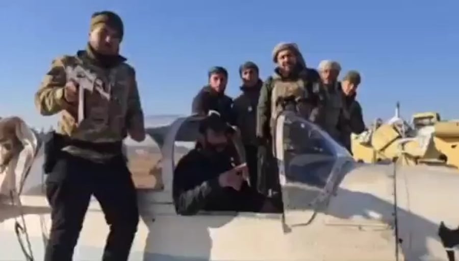 מטוס שנתפס ע"י המורדים