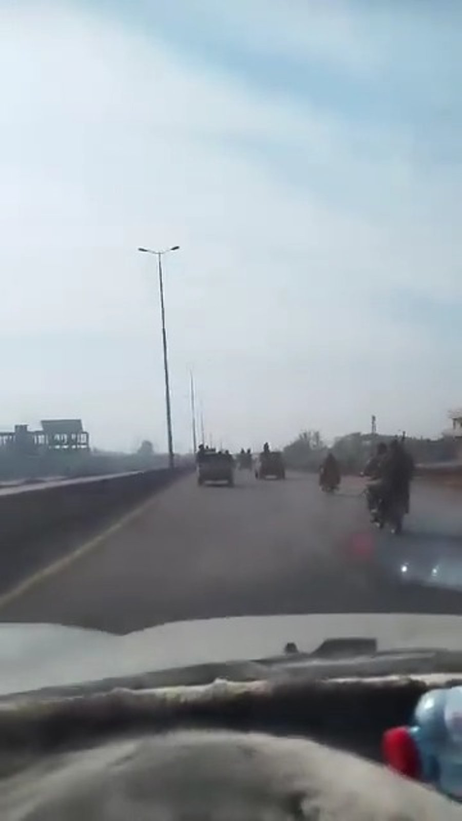 המורדים נמצאים כעת בכביש טלביסה-חומס-דמשק.