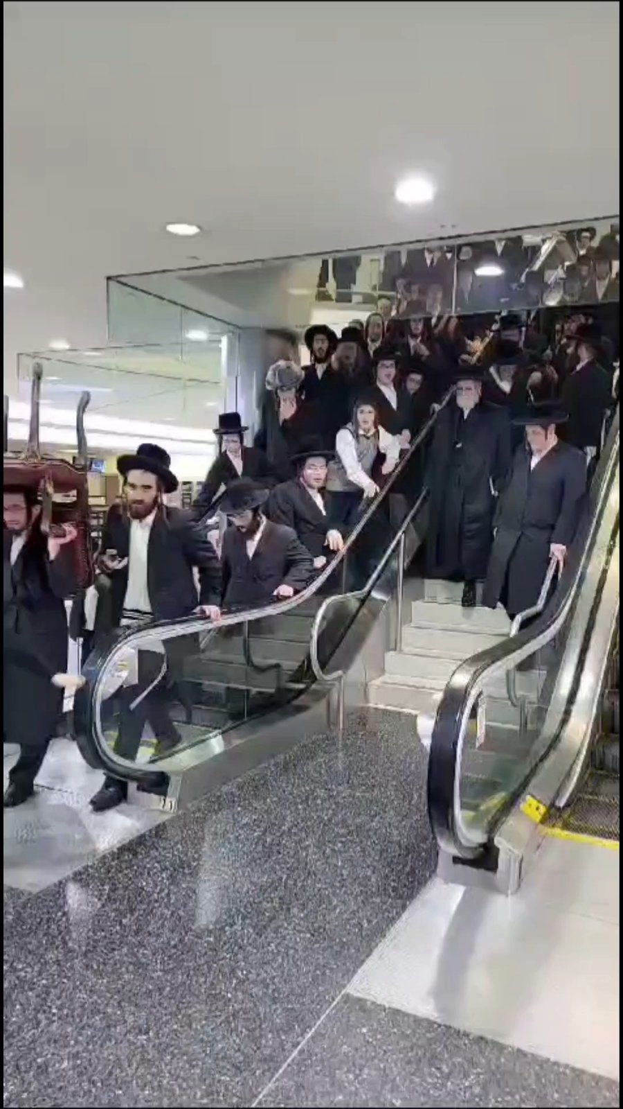 אב"ד טאהש בהגיעו למאנסי