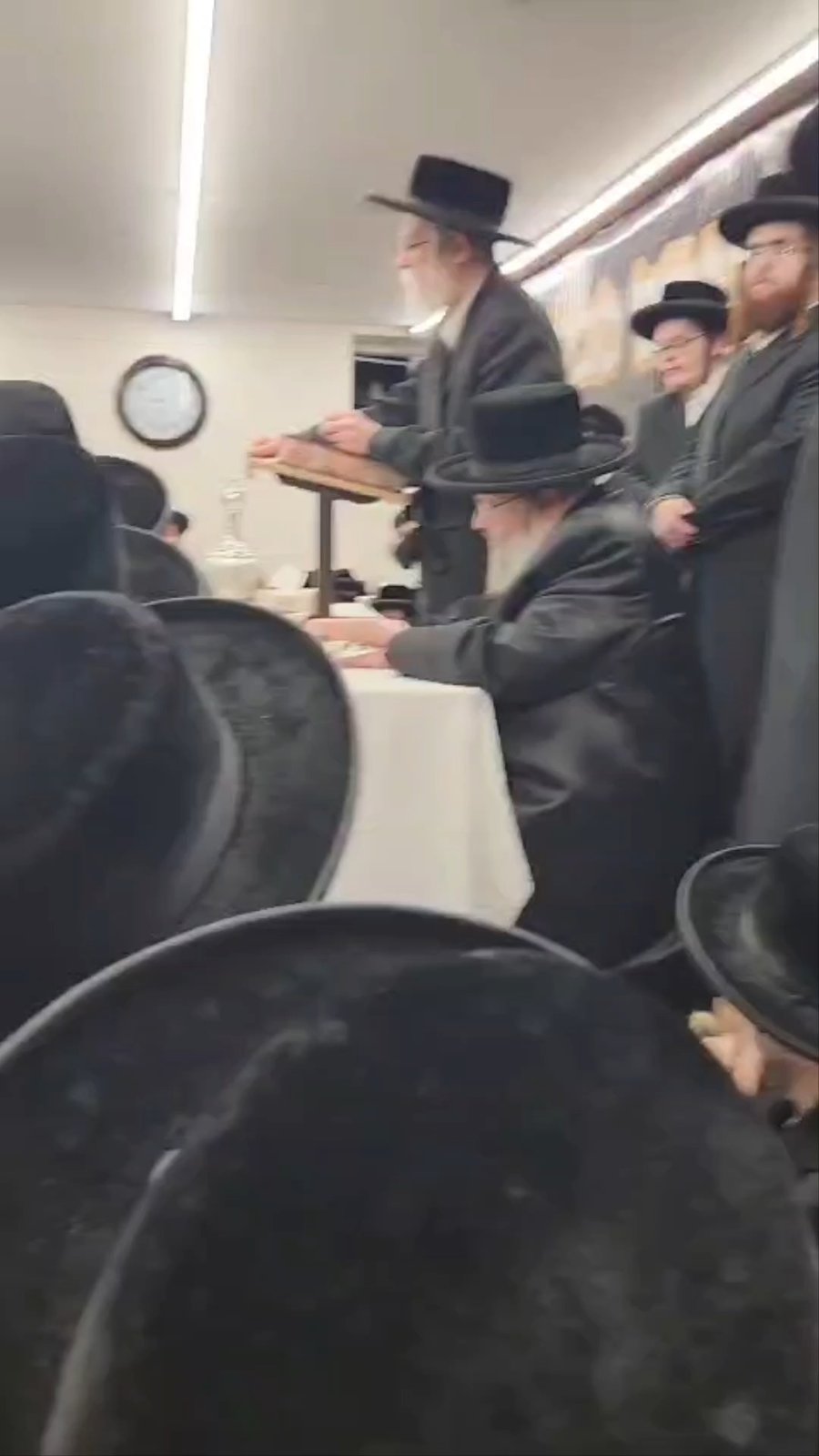 אב"ד טאהש נושא דברים