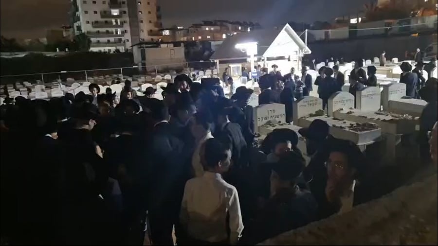 חלקת הקבר בבית החיים פוניבז'