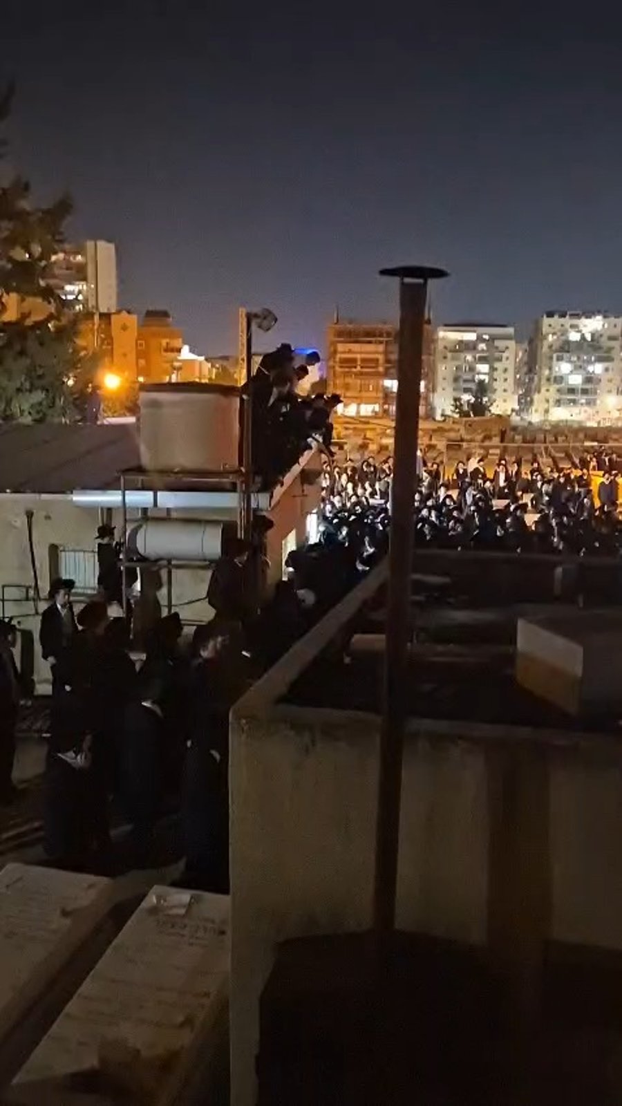 יציאת המיטה מחדר הטהרה