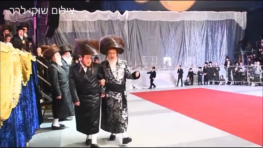 מעמד המצווה טאנץ בחצה"ק ביאלה ב"ב