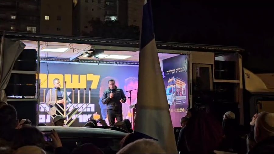 המונים הגיעו לחזק