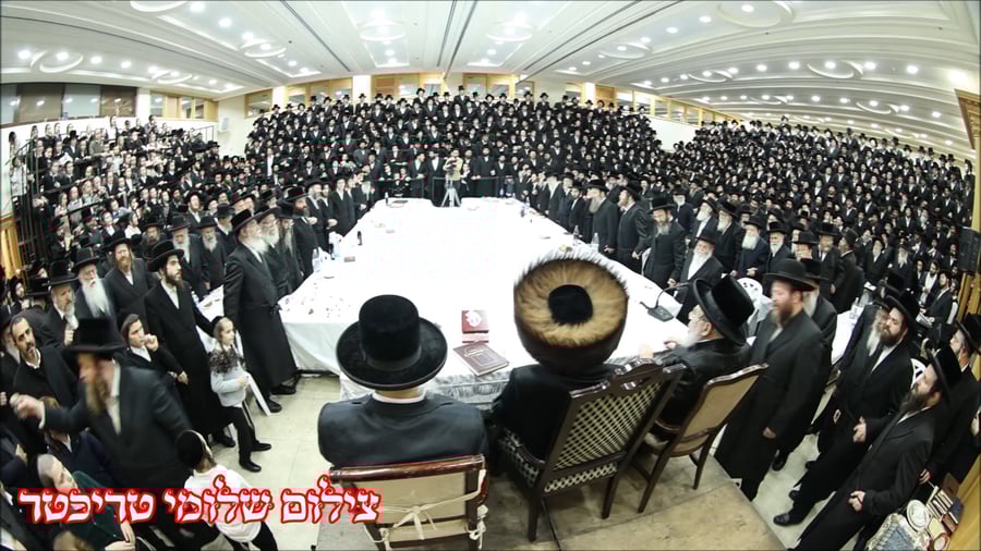 חנוכה בחצה"ק ערלוי