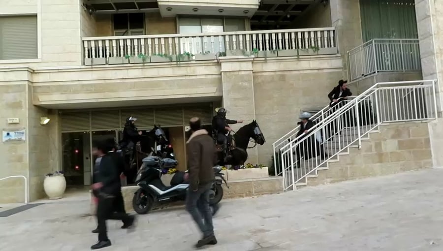 אלימות המשטרה כלפי מפגינים 