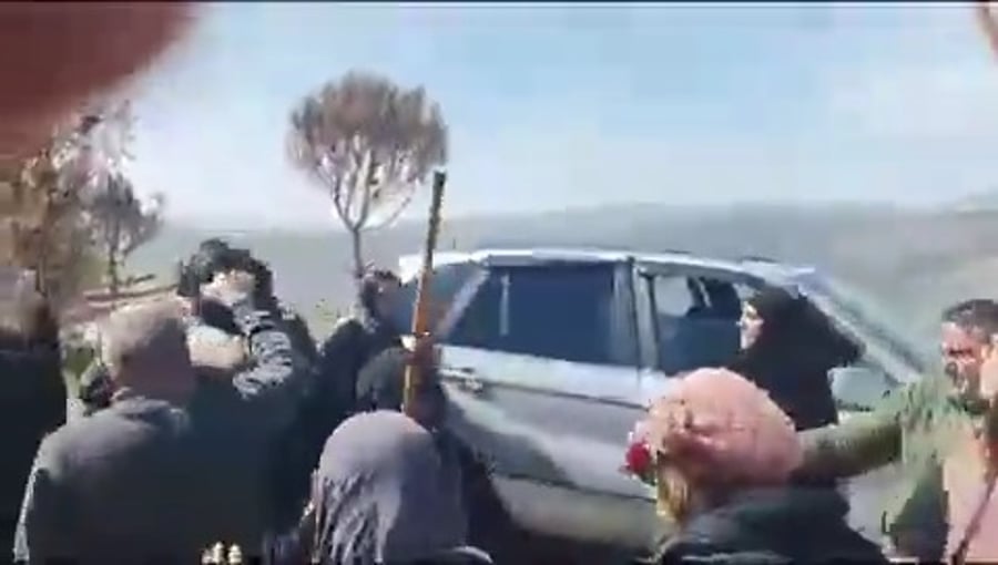 תומכי חיזבאללה בקריאות שמחה על מחבל שהתגלה חי 