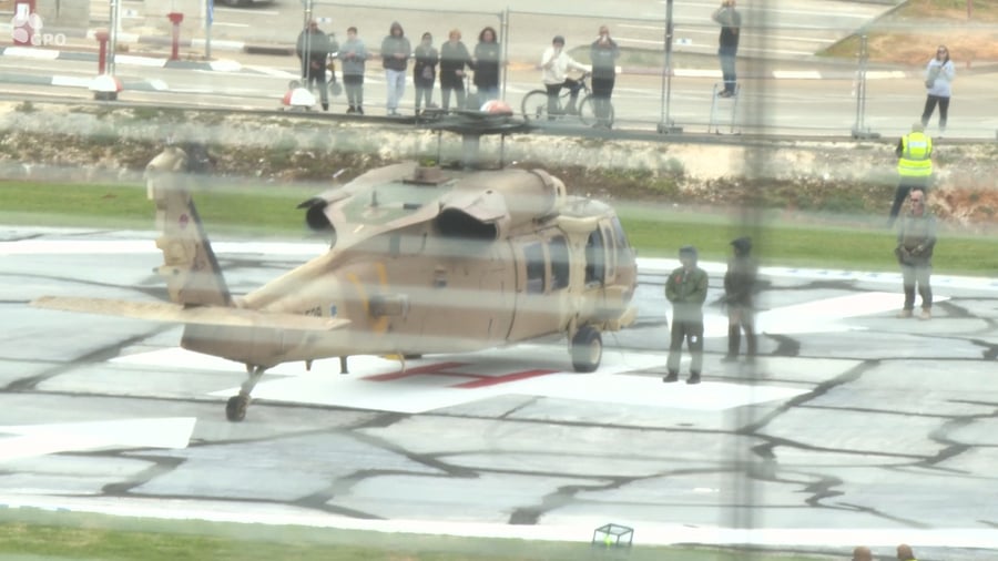 אברה מנגיסטו חוזר הביתה