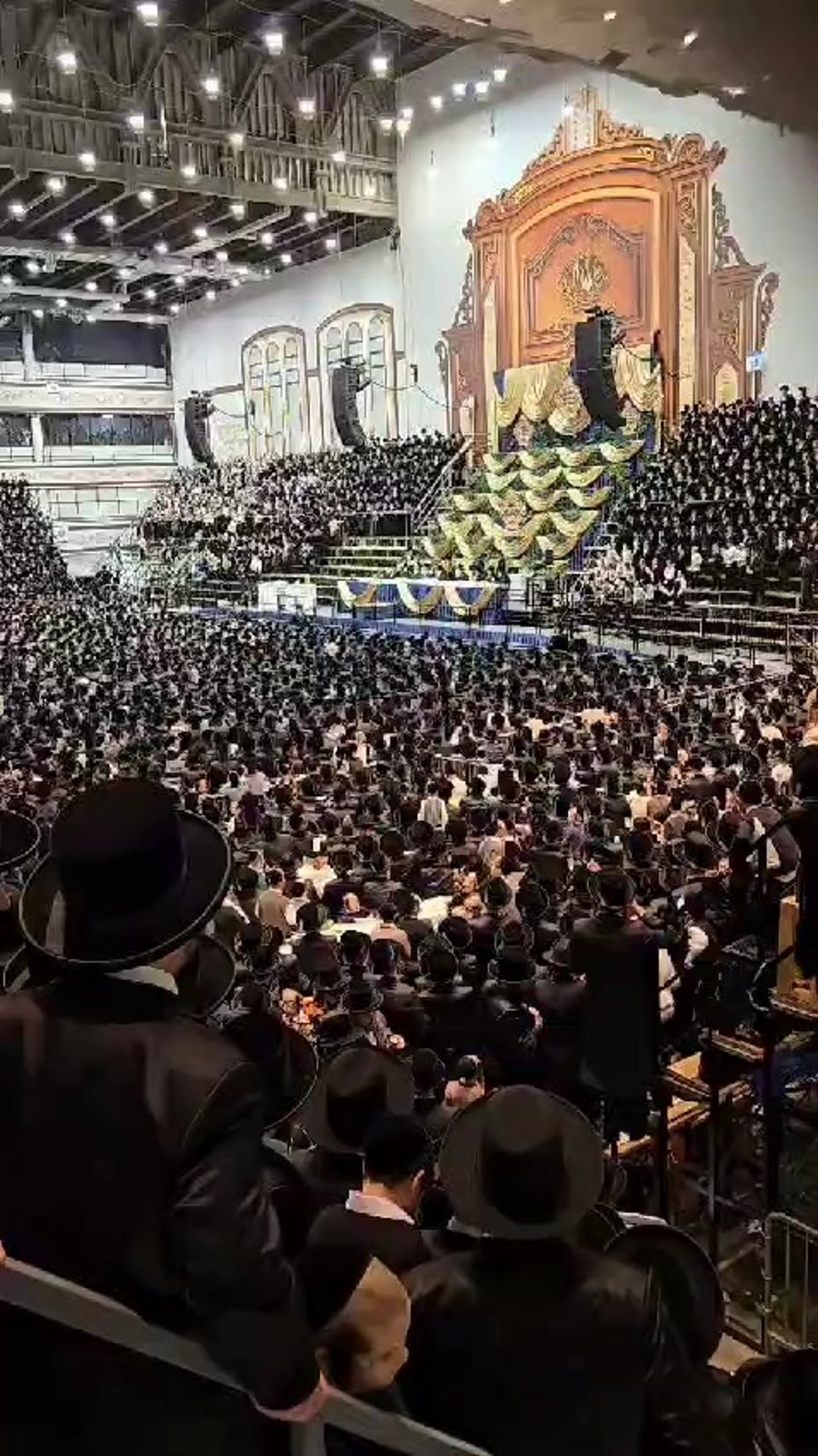 מעמד סיום כתיבת ספר תורה בסקווירא