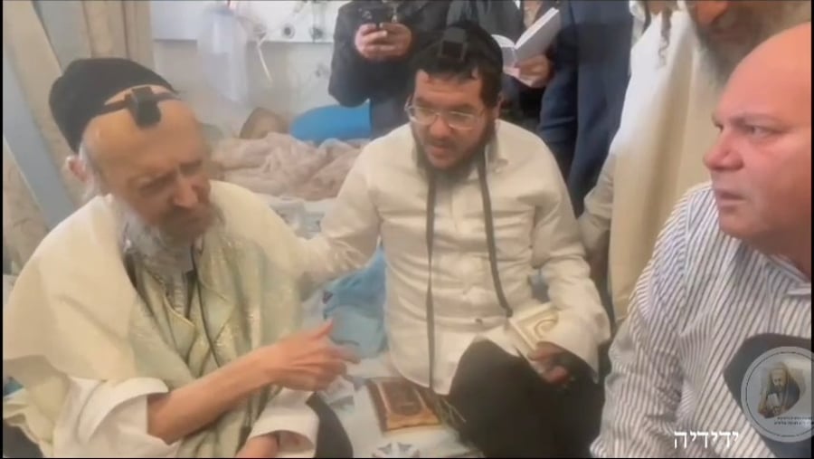 ראש עיריית טבריה בביקור חולים היום אצל הגר"ד קוק