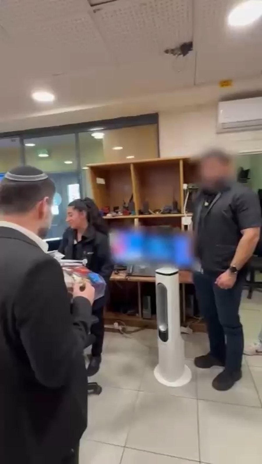 החכ"ים במשלוח מנות 