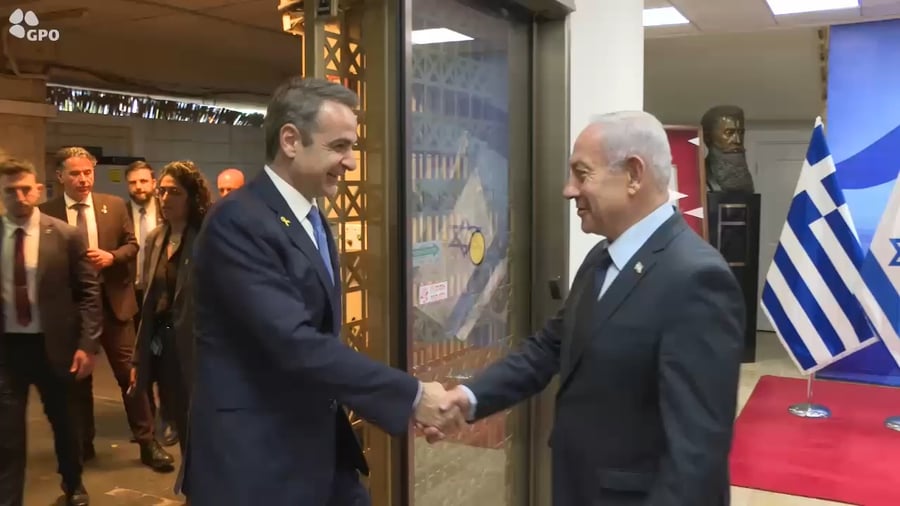 נתניהו עם מקבילו היווני