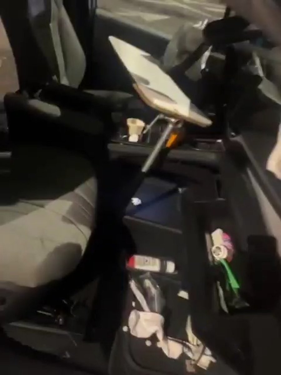 זירת התאונה הערב - רכבו של הרב 